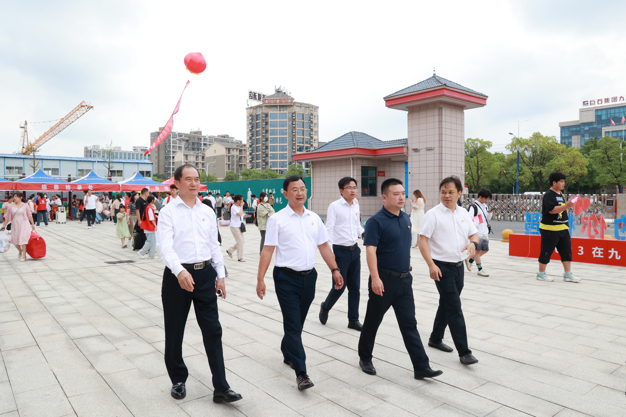 1693809732814035.jpg 1693809732814035.jpg