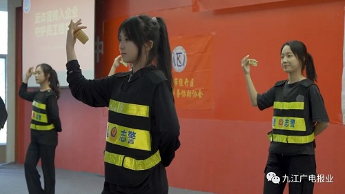 1697766308660546.jpg 640 (1).jpg